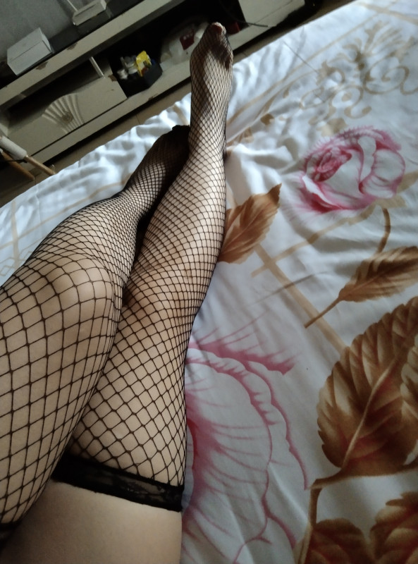 胸大腿长的熟女嫂子